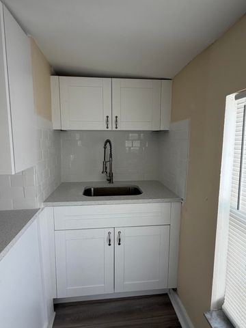 1018 Adams Street W, West Palm Beach, FL 33407