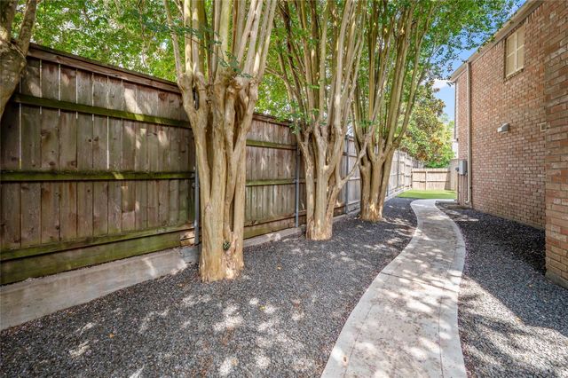 7493 Brompton Street, Houston, TX 77025