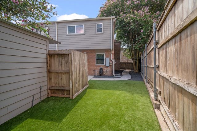 7493 Brompton Street, Houston, TX 77025
