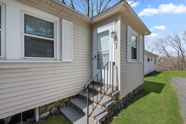 22 Shirley Ln, Shrewsbury, MA 01545