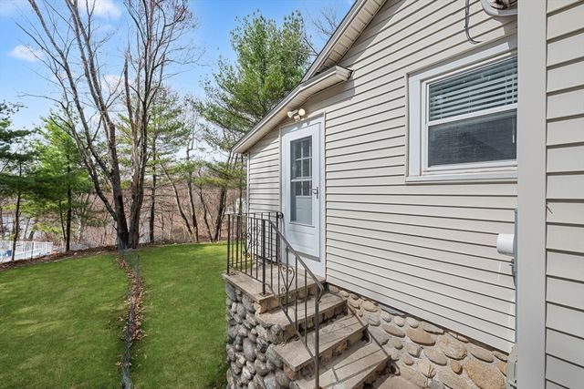 22 Shirley Ln, Shrewsbury, MA 01545