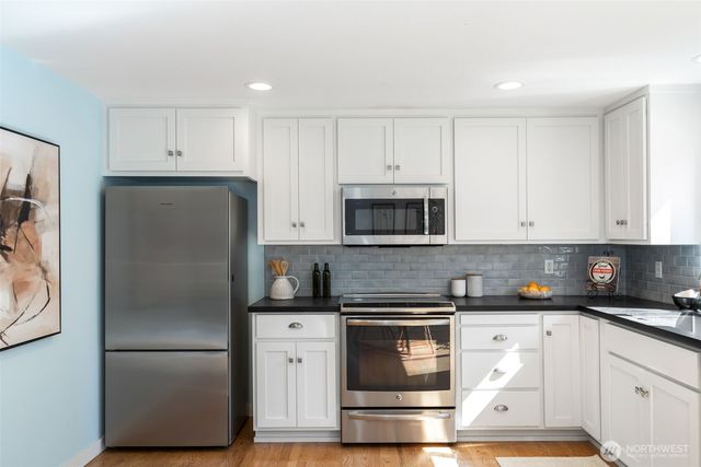 8504 29th Avenue NW, Seattle, WA 98117