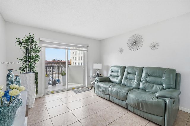 6965 Harding Ave 404, Miami Beach, FL 33141