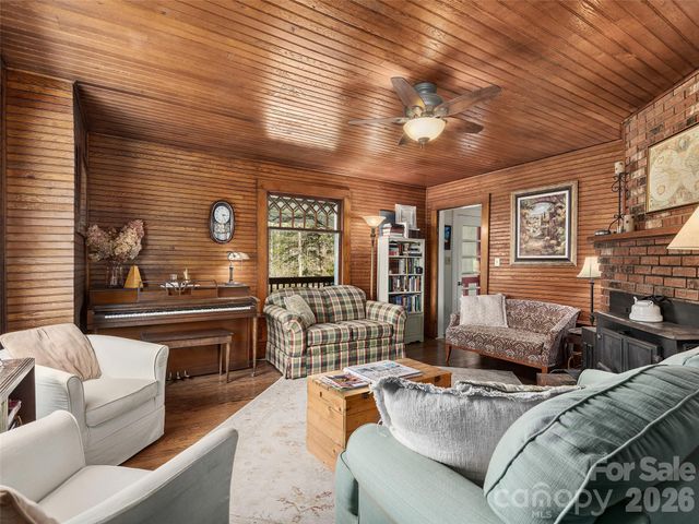 608 Evans Road, Canton, NC 28716
