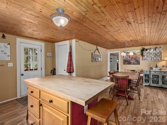 608 Evans Road, Canton, NC 28716