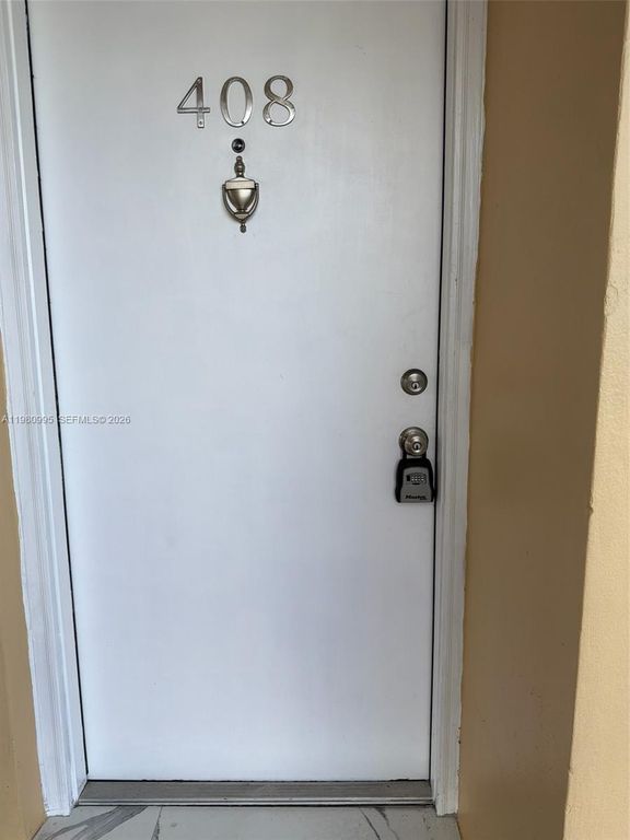 8820 Fontainebleau Blvd 408, Miami, FL 33172