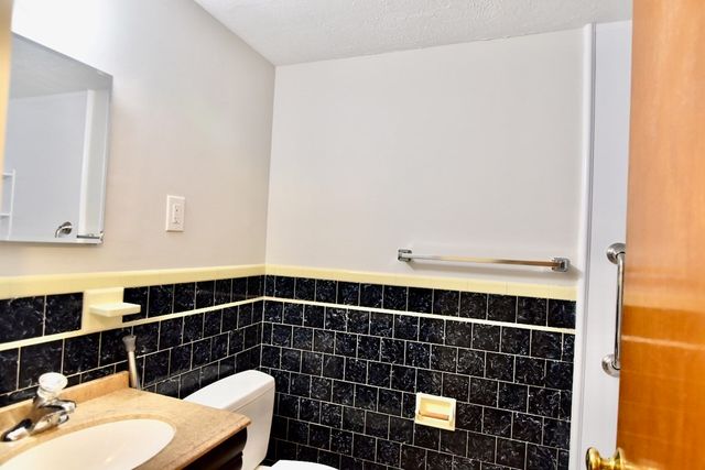 90 E Squantum 4, Quincy, MA 02171