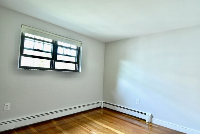 90 E Squantum 4, Quincy, MA 02171