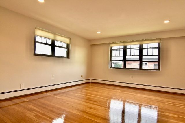 90 E Squantum 4, Quincy, MA 02171