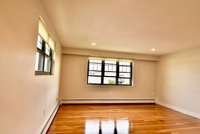 90 E Squantum 4, Quincy, MA 02171