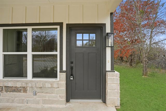 5529 Mercedes Circle, Granbury, TX 76048