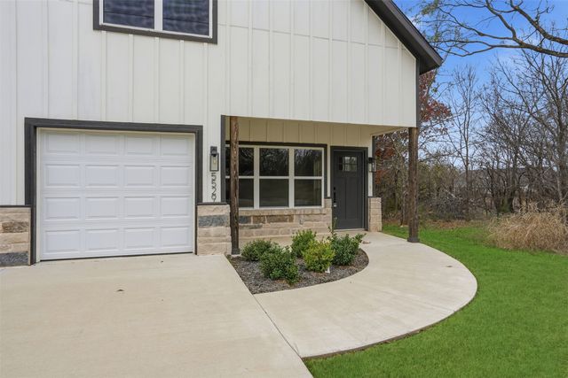 5529 Mercedes Circle, Granbury, TX 76048