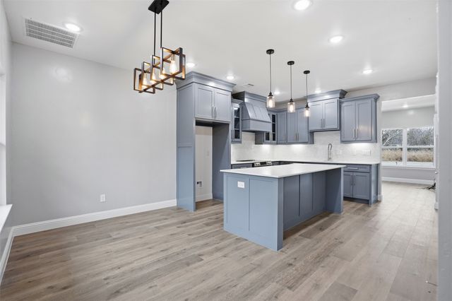 5529 Mercedes Circle, Granbury, TX 76048