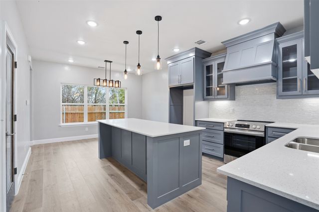 5529 Mercedes Circle, Granbury, TX 76048