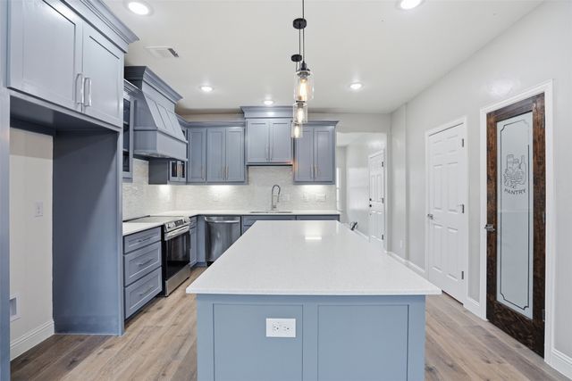 5529 Mercedes Circle, Granbury, TX 76048