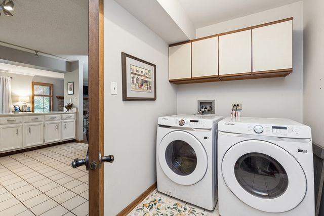 12249 S Arbor Trail G2, Palos Heights, IL 60463