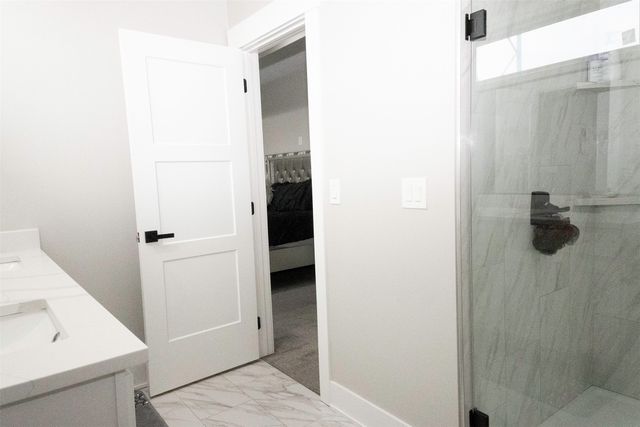 5629 147th Street, Urbandale, IA 50111