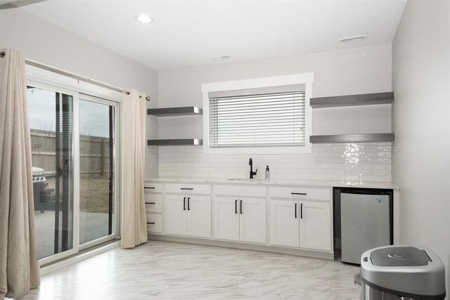 5629 147th Street, Urbandale, IA 50111