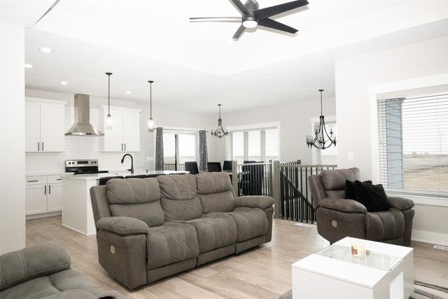 5629 147th Street, Urbandale, IA 50111