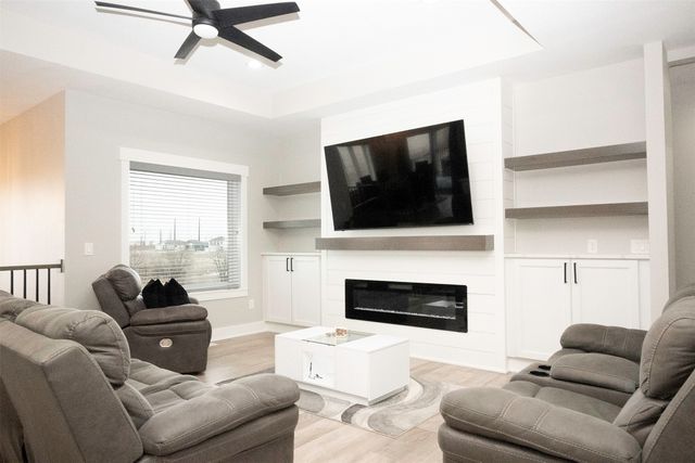 5629 147th Street, Urbandale, IA 50111