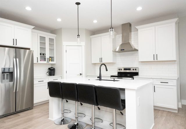 5629 147th Street, Urbandale, IA 50111