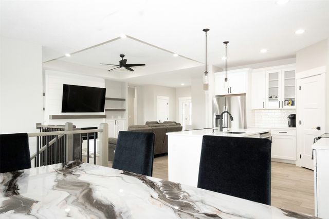 5629 147th Street, Urbandale, IA 50111