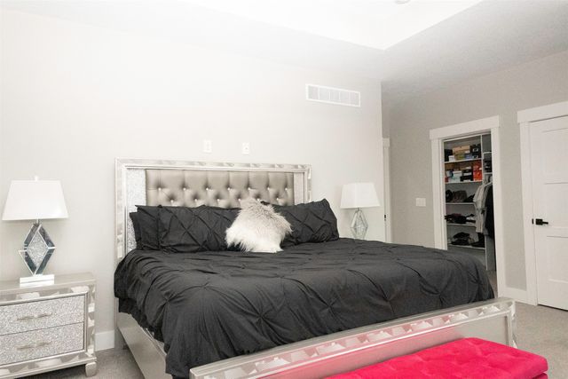 5629 147th Street, Urbandale, IA 50111