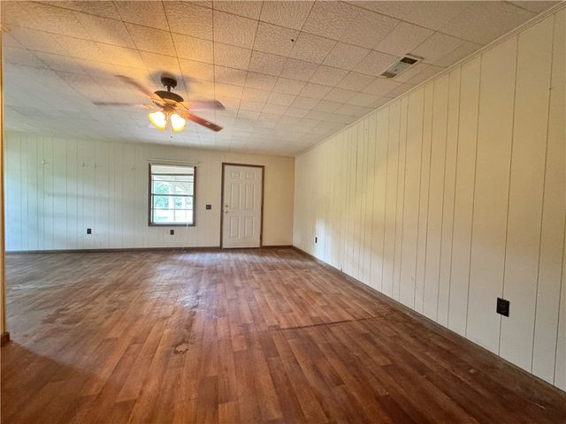 7090 Us Highway 64, Russellville, AR 72802