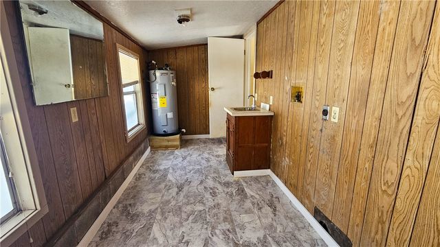 7090 Us Highway 64, Russellville, AR 72802