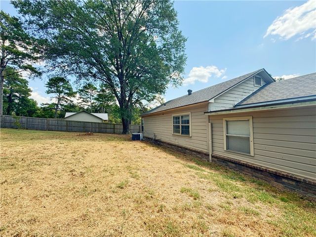 7090 Us Highway 64, Russellville, AR 72802