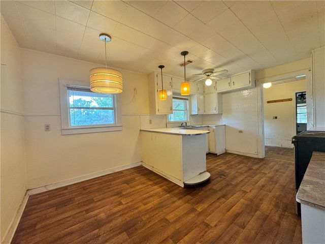 7090 Us Highway 64, Russellville, AR 72802