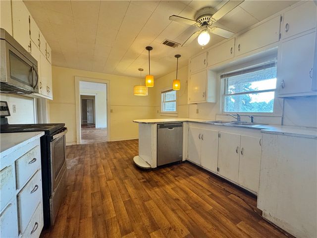 7090 Us Highway 64, Russellville, AR 72802