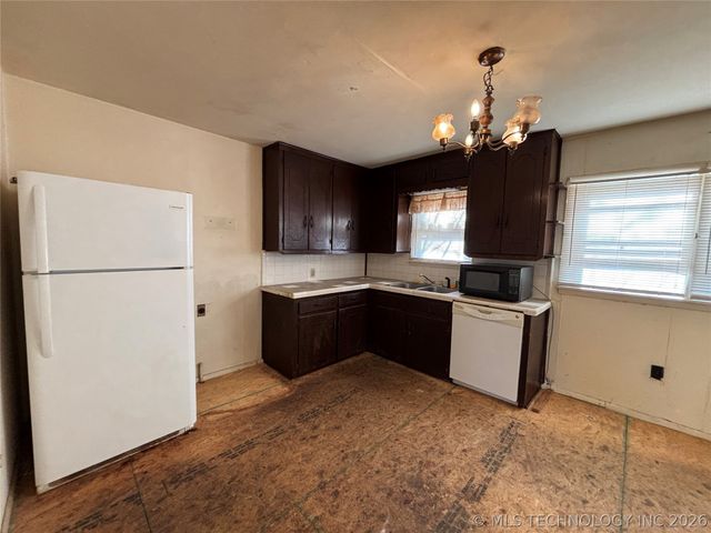 902 Roosevelt, Durant, OK 74701