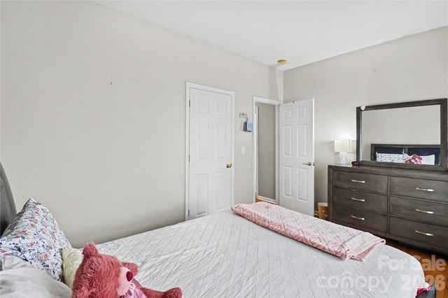 6225 Sid Crane Drive, Charlotte, NC 28216