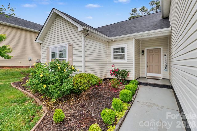6225 Sid Crane Drive, Charlotte, NC 28216