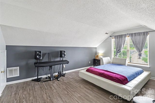 6225 Sid Crane Drive, Charlotte, NC 28216