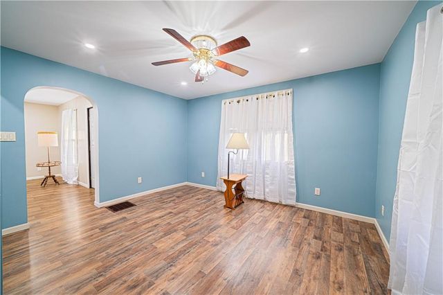 2819 S 22nd Street, St Joseph, MO 64503