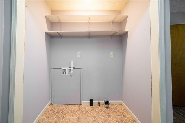 2819 S 22nd Street, St Joseph, MO 64503