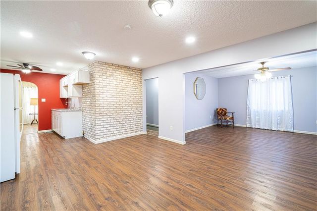 2819 S 22nd Street, St Joseph, MO 64503