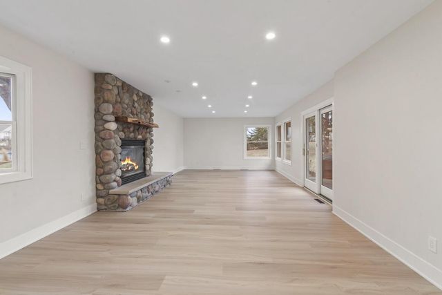 N56W36792 Cherokee ROAD, Oconomowoc, WI 53066