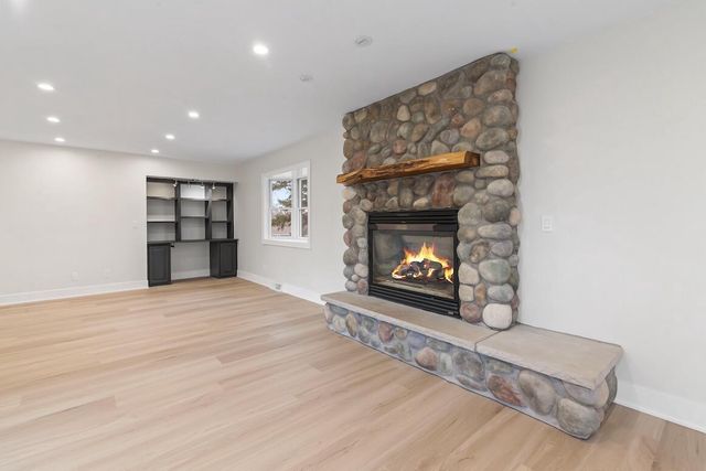 N56W36792 Cherokee ROAD, Oconomowoc, WI 53066