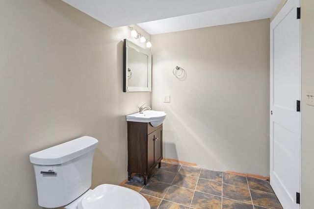 N56W36792 Cherokee ROAD, Oconomowoc, WI 53066