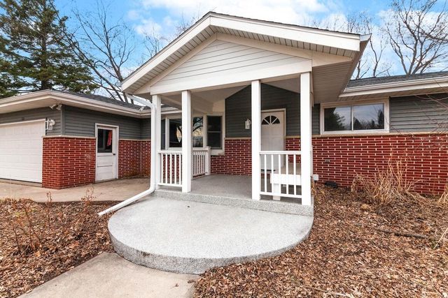 N56W36792 Cherokee ROAD, Oconomowoc, WI 53066