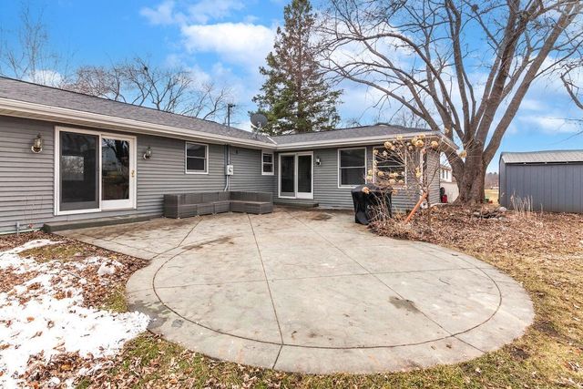 N56W36792 Cherokee ROAD, Oconomowoc, WI 53066