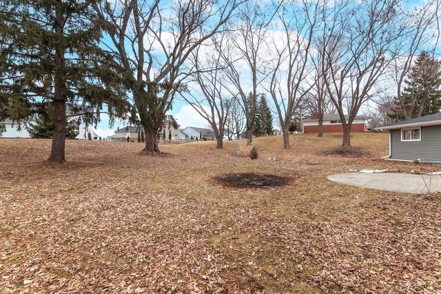 N56W36792 Cherokee ROAD, Oconomowoc, WI 53066