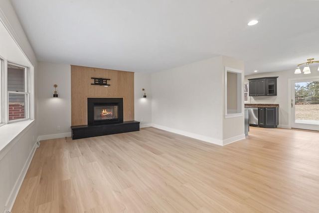 N56W36792 Cherokee ROAD, Oconomowoc, WI 53066