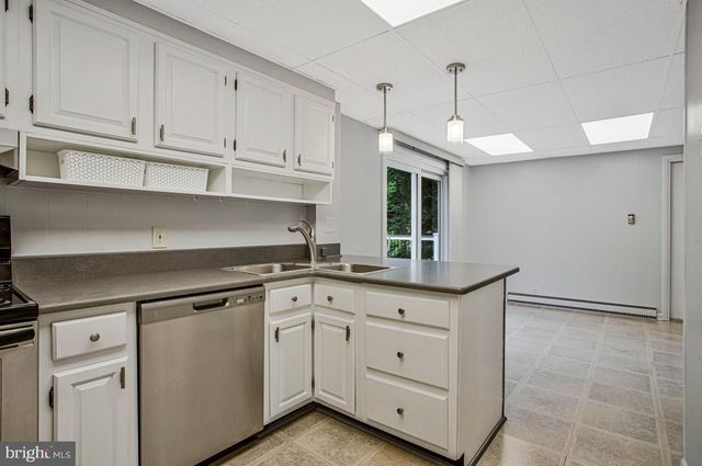 6721 PINE DR, Columbia, MD 21046