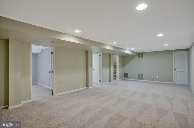 6721 PINE DR, Columbia, MD 21046