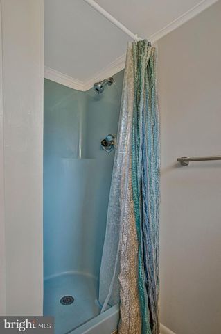 6721 PINE DR, Columbia, MD 21046