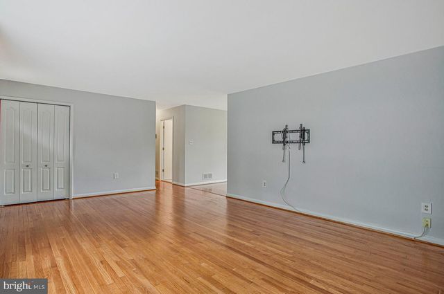6721 PINE DR, Columbia, MD 21046